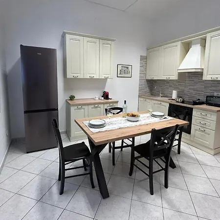 Lovely Qse كوارتو سانتيلينا